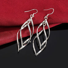 Load image into Gallery viewer, 9.25 Sterling Silver Drop Earrings