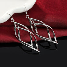 Load image into Gallery viewer, 9.25 Sterling Silver Drop Earrings